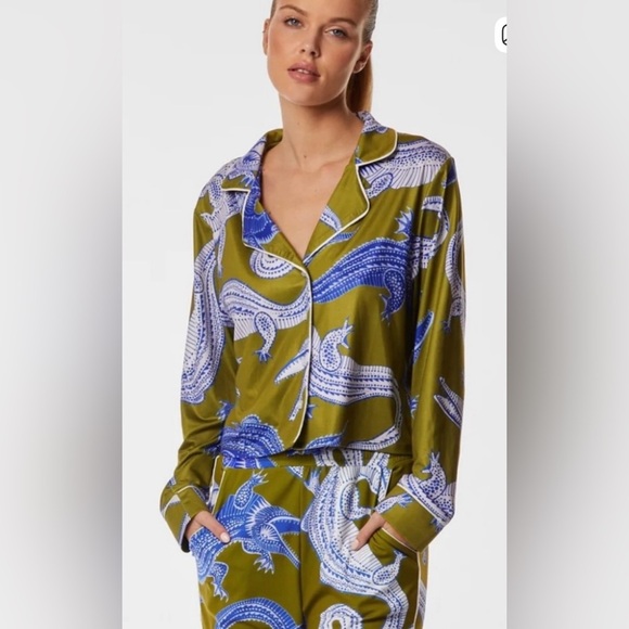 NOLI YOGA-Noiri Dragon Print Pajama Set NWT Olive Green Satin Top & Pants Size M - Picture 4 of 12